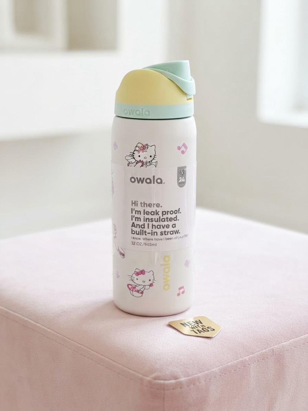 Owala 32oz Insulated Water Bottle white Built-in Straw hello kitty viral blue